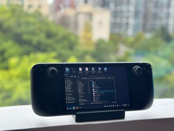 The Steam Deck displaying a PC desktop.