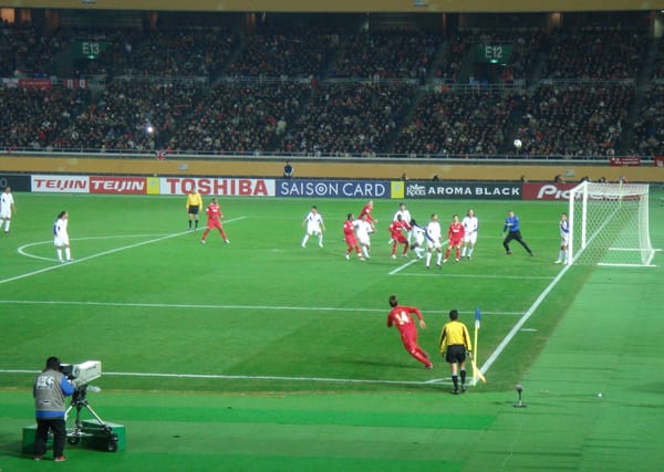 Xabi Alonso takes a corner kick during Liverpool's 2005 Club World Championships campaign.